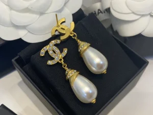 Replica Womens Jewelry Chanel Crystals CC Logo Pearly White Earrings A39PP180 AA186672