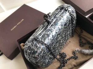Replica Womens Handbags Bottega Veneta Chain Knot Clutch Bag 20CM A103PP1180 AA187302