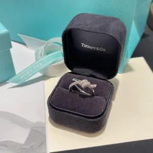 Replica Womens Jewelry Tiffany Knot Rings in Silver with Diamonds A173PP380 AA190579