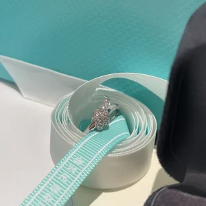 Replica Womens Jewelry Tiffany Knot Rings in Silver with Diamonds A173PP380 AA190579