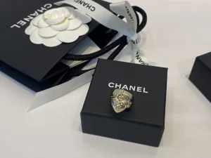 Essenceofluxury Womens Jewelry Chanel Gold Heart Lock Rings A39PP180 AA191399