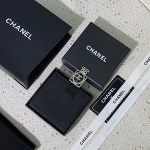 Essenceofluxury Womens Jewelry Chanel Crystals CC Logo Bottle Shaped Brooch A205PP180 AA192364