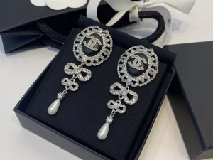 Essenceofluxury Womens Jewelry Chanel Crystals CC Bowknot Earrings A39PP180 AA192612