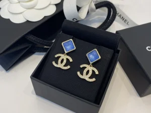 Essenceofluxury Womens Jewelry Chanel Crystals CC Pearls Earrings A39PP180 AA192615