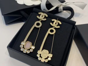 Essenceofluxury Womens Jewelry Chanel Crystals CC Pin Earrings A39PP180 AA192611