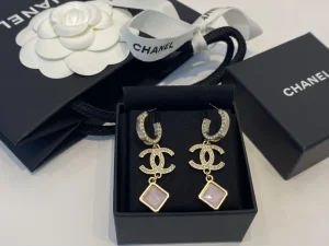 Essenceofluxury Womens Jewelry Chanel Crystals CC Logo Earrings A39PP180 AA192819