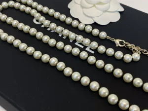 Essenceofluxury Womens Jewelry Chanel Vintage CC Logo Pearls Long Necklace A39PP280 AA193208