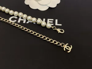 Essenceofluxury Womens Jewelry Chanel Vintage CC Logo Pearls Long Necklace A39PP280 AA193208