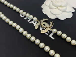 Essenceofluxury Womens Jewelry Chanel Vintage CC Logo Pearls Long Necklace A39PP280 AA193208