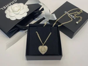 Essenceofluxury Womens Jewelry Chanel Chain Heart Necklace A39PP280 AA194246