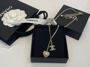 Essenceofluxury Womens Jewelry Chanel Chain Heart Necklace A39PP280 AA194247