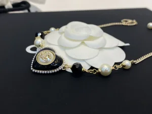 Essenceofluxury Womens Jewelry Chanel Heart Pearls Pendant Necklace A39PP180 AA194251