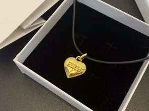 Essenceofluxury Womens Jewelry Balenciaga BB Icon Heart Pendant Necklace A39PP180 AA194553