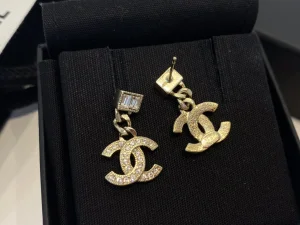 Essenceofluxury Womens Jewelry Chanel Crystals CC Logo Earrings A39PP180 AA194561