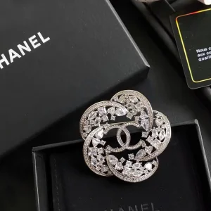 Essenceofluxury Womens Jewelry Chanel Crystals CC Logo Flower Brooch A152PP180 AA194984