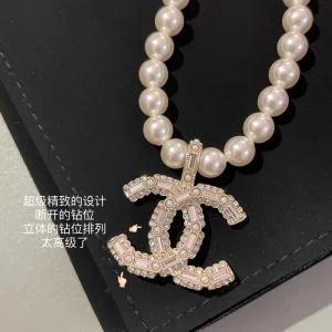 Essenceofluxury Womens Jewelry Chanel Crystals CC Logo Pearls Necklace A152PP280 AA194985