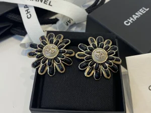 Essenceofluxury Womens Jewelry Chanel Crystals CC Logo Black Flower Earrings A39PP180 AA195577