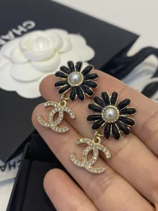 Essenceofluxury Womens Jewelry Chanel Crystals CC Logo Black Flower Earrings A39PP180 AA195578