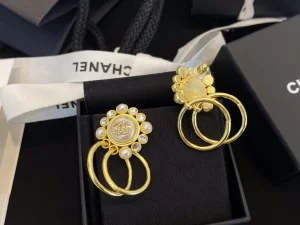Essenceofluxury Womens Jewelry Chanel Vintage Earrings A39PP180 AA196719