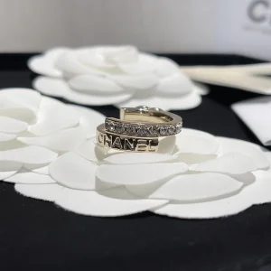 Essenceofluxury Womens Jewelry Chanel CC Logo Crystals Rings A173PP180 AA196999