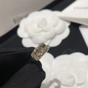 Essenceofluxury Womens Jewelry Chanel CC Logo Crystals Rings A173PP180 AA196999