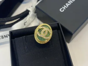 Essenceofluxury Womens Jewelry Chanel Crystals CC Logo Rings Gold A39PP180 AA197100