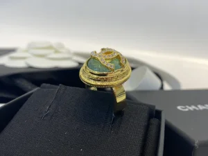 Essenceofluxury Womens Jewelry Chanel Crystals CC Logo Rings Gold A39PP180 AA197100
