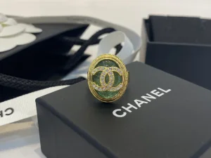 Essenceofluxury Womens Jewelry Chanel Crystals CC Logo Rings Gold A39PP180 AA197100