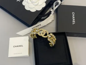 Essenceofluxury Womens Jewelry Chanel Crystals CC Wheat Link Bracelets Gold A39PP280 AA197099