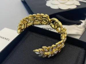 Essenceofluxury Womens Jewelry Chanel Crystals CC Wheat Link Bracelets Gold A39PP280 AA197099