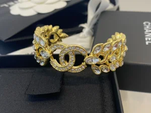 Essenceofluxury Womens Jewelry Chanel Crystals CC Wheat Link Bracelets Gold A39PP280 AA197099