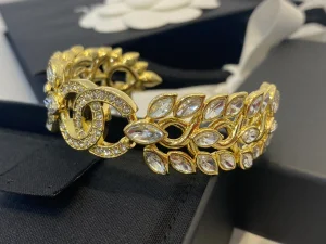 Essenceofluxury Womens Jewelry Chanel Crystals CC Wheat Link Bracelets Gold A39PP280 AA197099