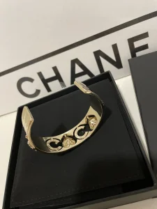 Essenceofluxury Womens Jewelry Chanel Pearls Coco Heart Open Cut Bracelets A152PP280 AA197823