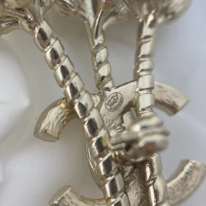 Essenceofluxury Womens Jewelry Chanel Gold CC Logo and Wheat Brooch A205PP280 AA198926