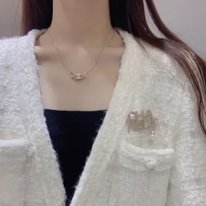 Essenceofluxury Womens Jewelry Chanel Gold Monogram CC Logo Brooch A205PP180 AA198901