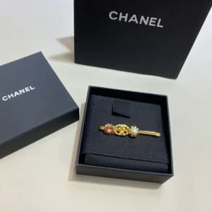 Essenceofluxury Womens Jewelry Chanel Gold CC Logo Hair Clip A152PP180 AA199441