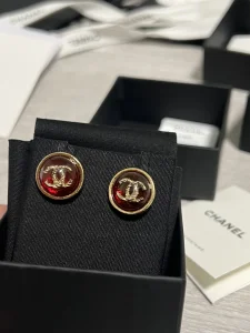 Essenceofluxury Womens Jewelry Chanel CC Logo Round Earrings in Red A152PP180 AA199922