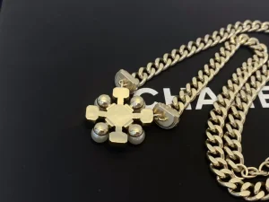 Essenceofluxury Womens Jewelry Chanel Chain Pendant Necklace Gold A39PP280 AA200212