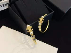Essenceofluxury Womens Jewelry Chanel Crystals CC Pearl Gold Earrings A39PP180 AA200222