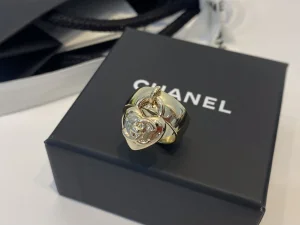 Essenceofluxury Womens Jewelry Chanel Gold CC Logo Heart Lock Rings A39PP180 AA200621