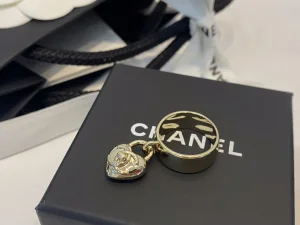 Essenceofluxury Womens Jewelry Chanel Gold CC Logo Heart Lock Rings A39PP180 AA200621