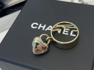 Essenceofluxury Womens Jewelry Chanel Gold CC Logo Heart Lock Rings A39PP180 AA200621