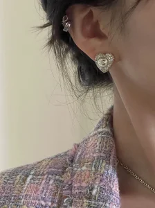 Essenceofluxury Womens Jewelry Chanel CC Crystals Heart Earrings A39PP180 AA201401