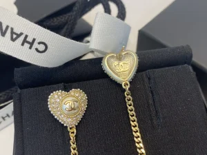 Essenceofluxury Womens Jewelry Chanel CC Crystals Heart Pendant Earrings A39PP180 AA201407