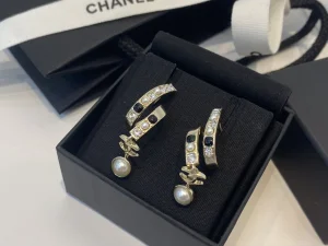 Essenceofluxury Womens Jewelry Chanel CC Pearls Earrings A39PP180 AA201419