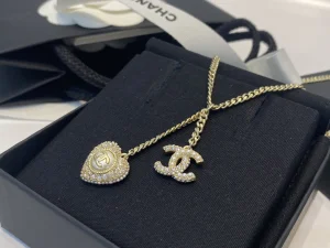Essenceofluxury Womens Jewelry Chanel Crystals CC Heart Pendant Necklaces A39PP180 AA201412