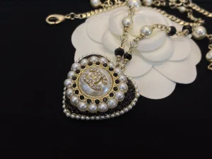 Essenceofluxury Womens Jewelry Chanel Crystals CC Heart Pendant Necklaces A39PP280 AA201414