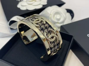 Essenceofluxury Womens Jewelry Chanel Gold CC Logo Tweed Cuff Bracelets A39PP280 AA201693