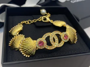 Essenceofluxury Womens Jewelry Chanel Gold Crystals CC Logo Shell Bracelets A39PP280 AA201694