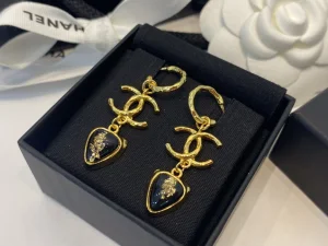 Essenceofluxury Womens Jewelry Chanel CC Logo Earrings A39PP180 AA202119
